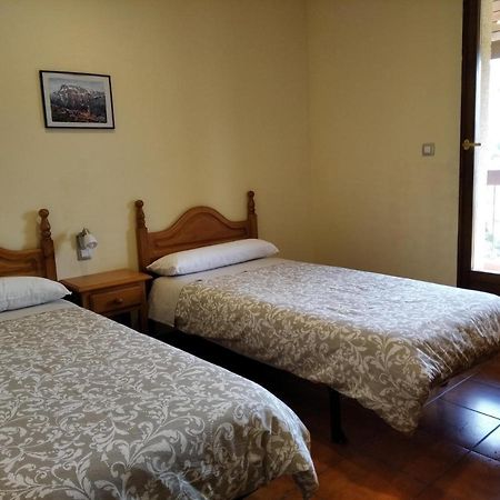 Casa Rural Lo Ferrero Hostal Belsué Exterior foto